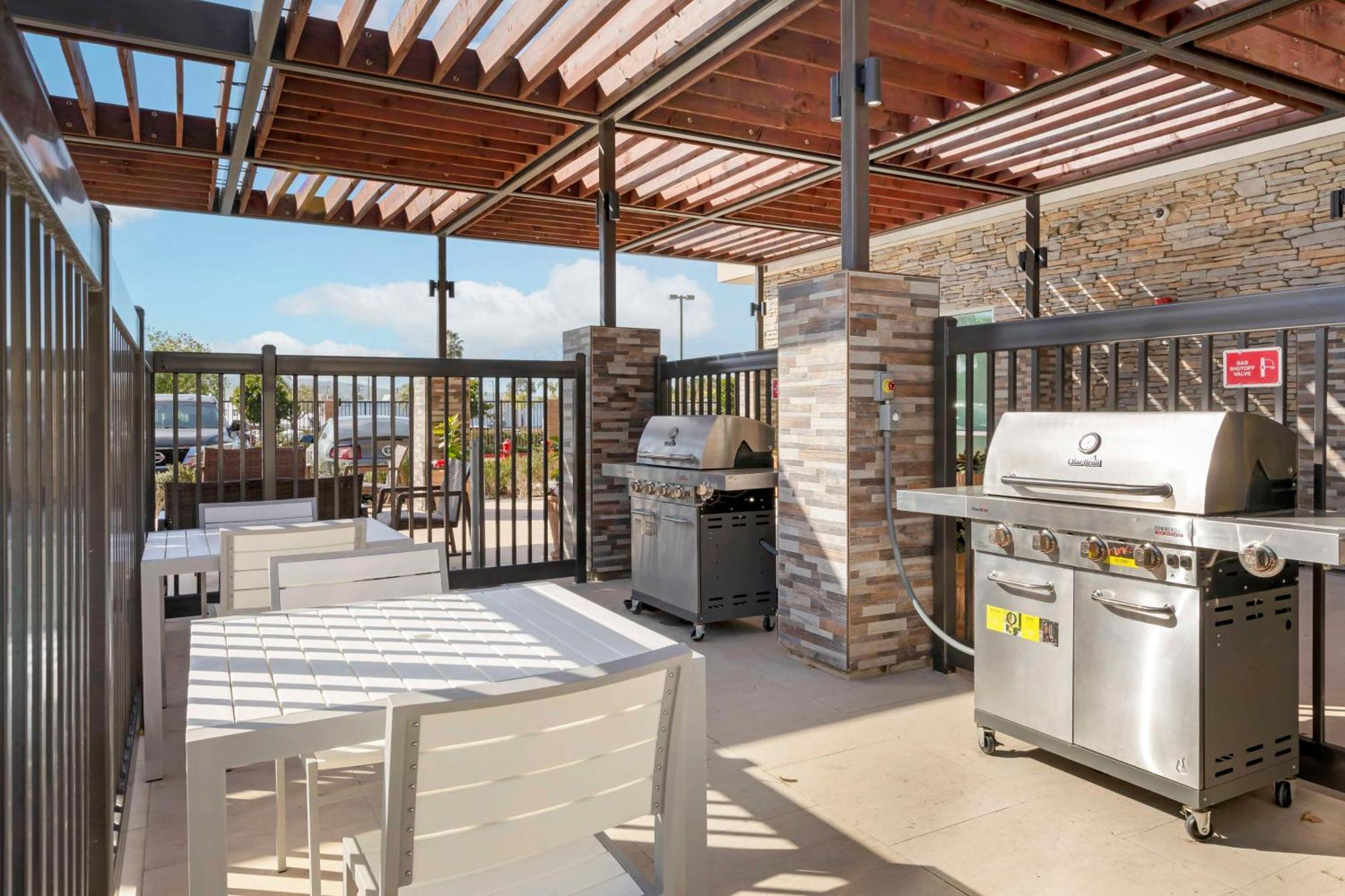 Home2 Suites By Hilton Redlands Bagian luar foto