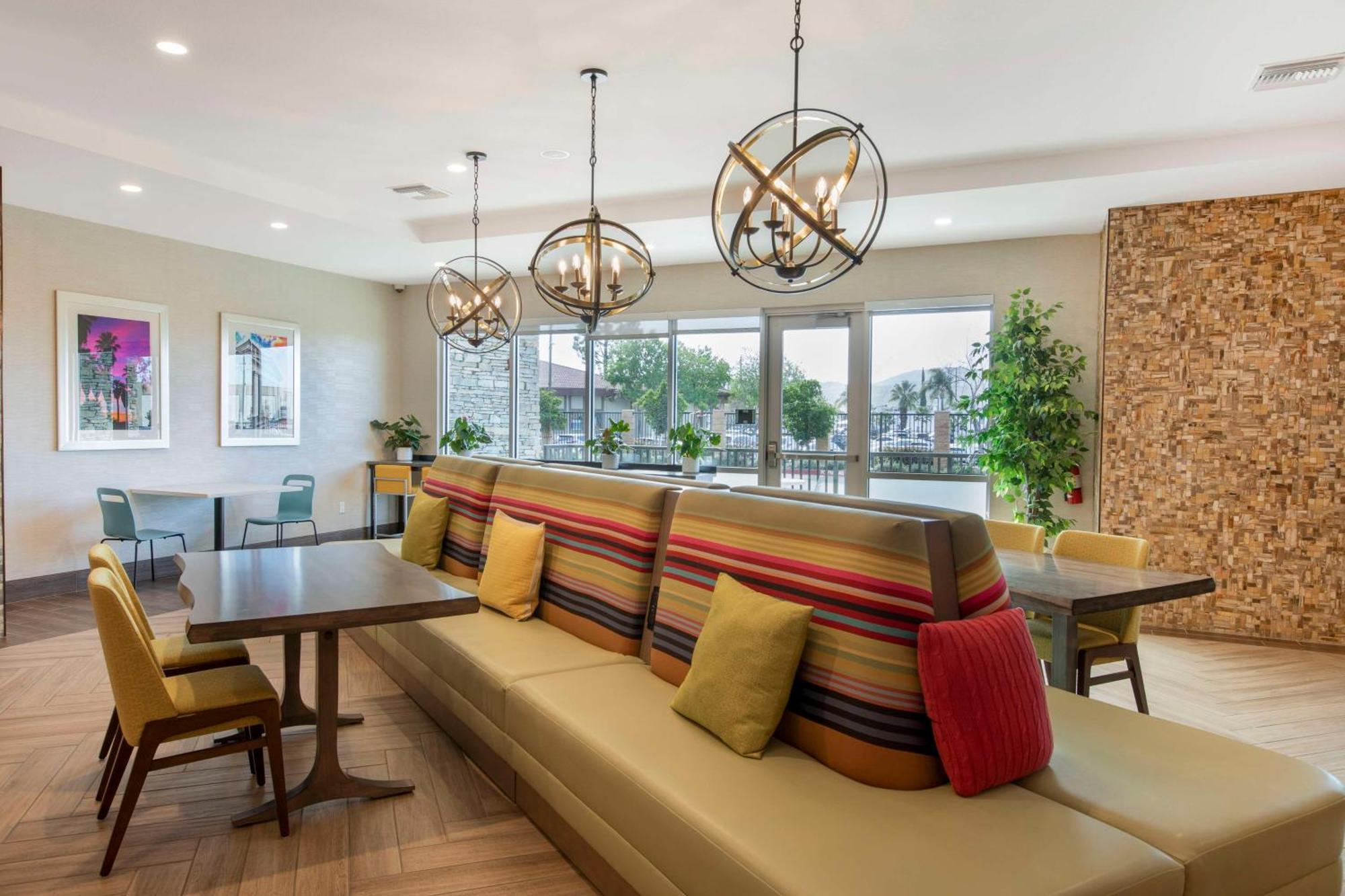 Home2 Suites By Hilton Redlands Bagian luar foto